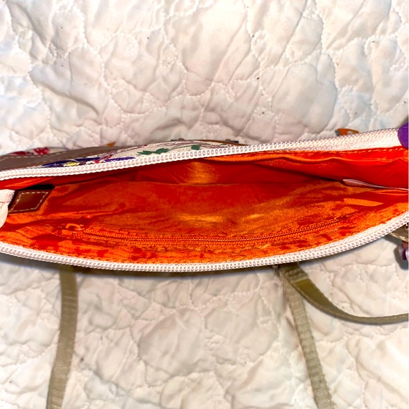 Lily Bloom crossbody floral purse. - Picture 5 of 6